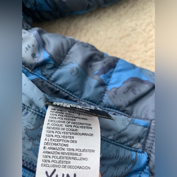 The North Face Size 2T Reversible Chimborazo Blue Bear Brown Fleece Puffer Coat - Picture 6 of 13